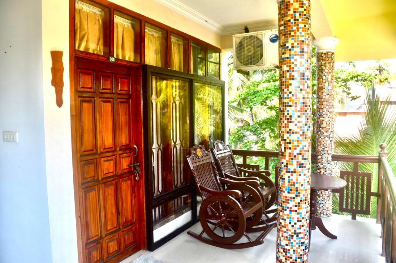 كوفالام Palm Tree Hotel المظهر الخارجي الصورة