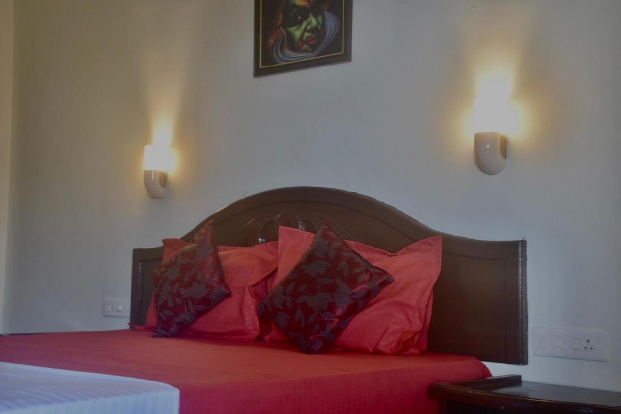 كوفالام Palm Tree Hotel المظهر الخارجي الصورة