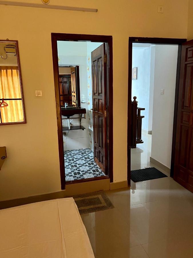 كوفالام Palm Tree Hotel المظهر الخارجي الصورة